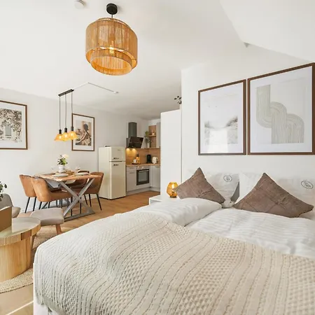 Neu! Modernes Tierbach 23 - Balkon, Privatparkplatz&smarttv! *