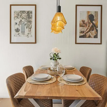 Neu! Modernes Tierbach 23 - Balkon, Privatparkplatz&smarttv! Emden