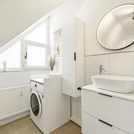 شقة Neu! Modernes Tierbach 23 - Balkon, Privatparkplatz & Smarttv!