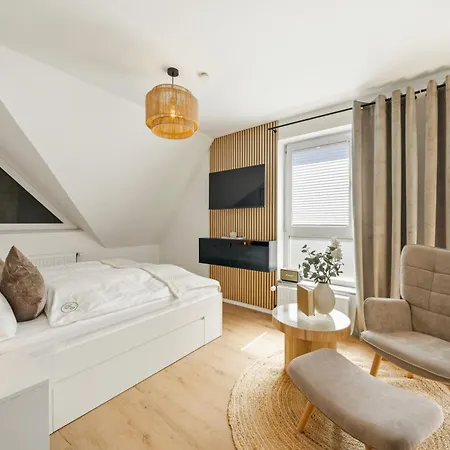 Neu! Modernes Tierbach 23 - Balkon, Privatparkplatz&smarttv! * Emden